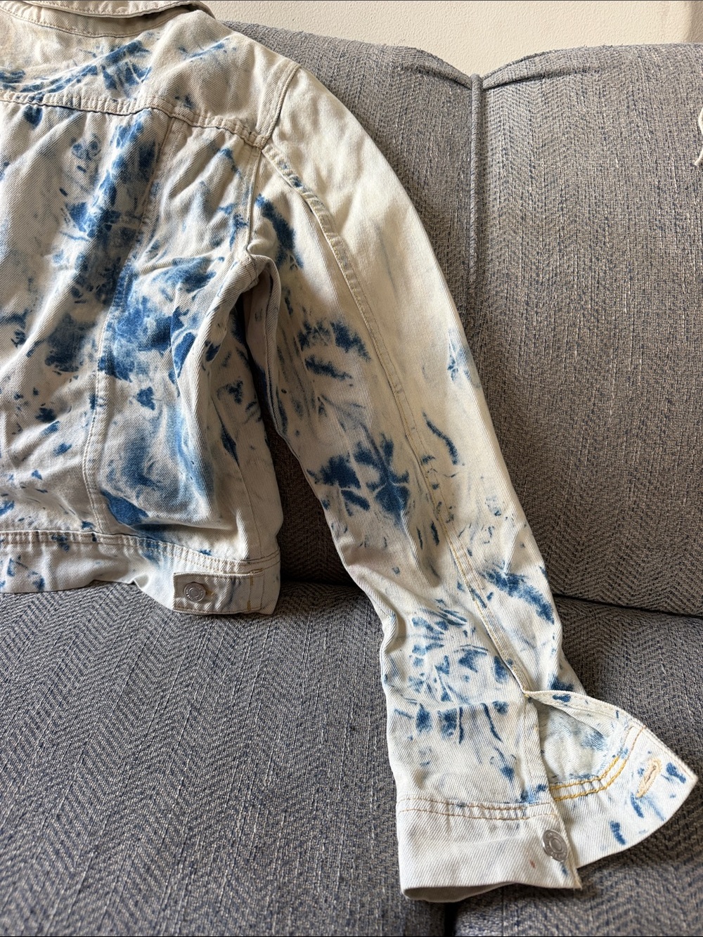 Free People Tie Dye Denim Jacket Size: Large - Picture 7 of 13